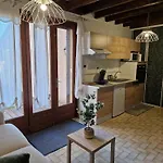 Le De L Abeille Chalet Laguiole