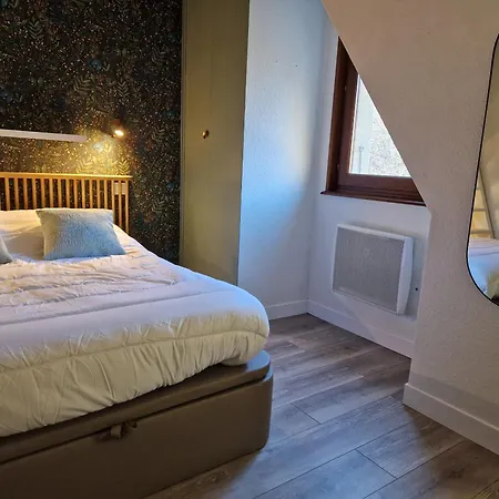 Le De L Abeille Dağ evi Curieres